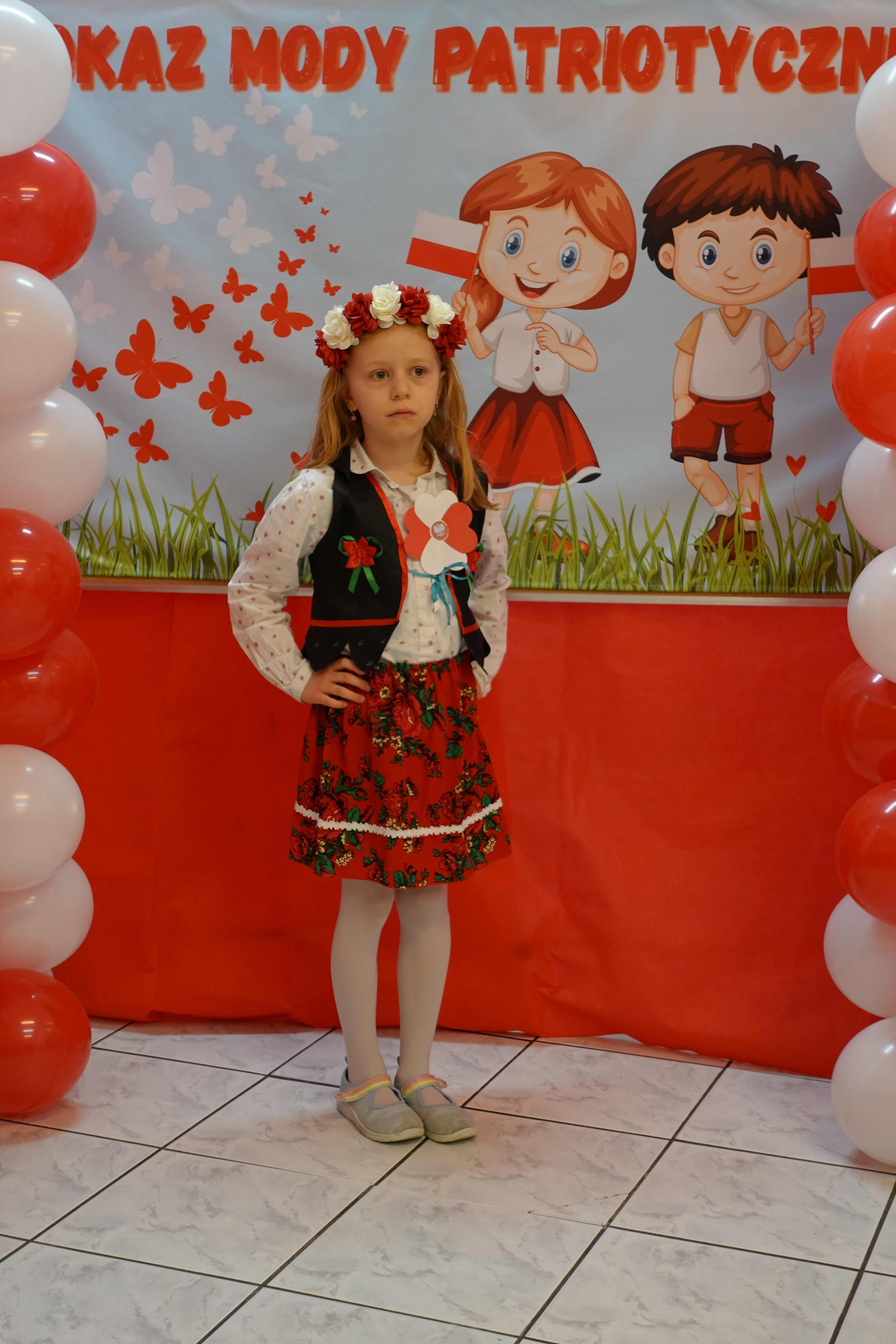Pokaz Mody Patriotycznej - były stroje z elementami ludowymi.